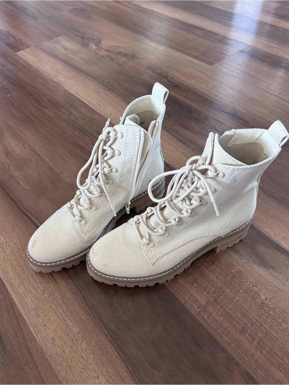 Target combat boots